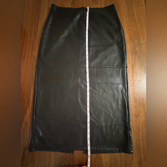 Good American Black Pencil Skirt - Picture 6 of 11